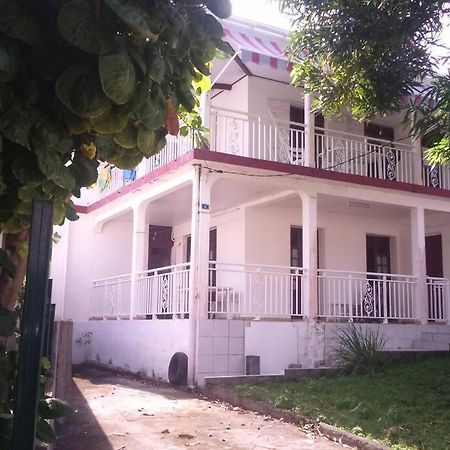 Maison En Bord De Mer A Trois Rivieres. Экстерьер фото