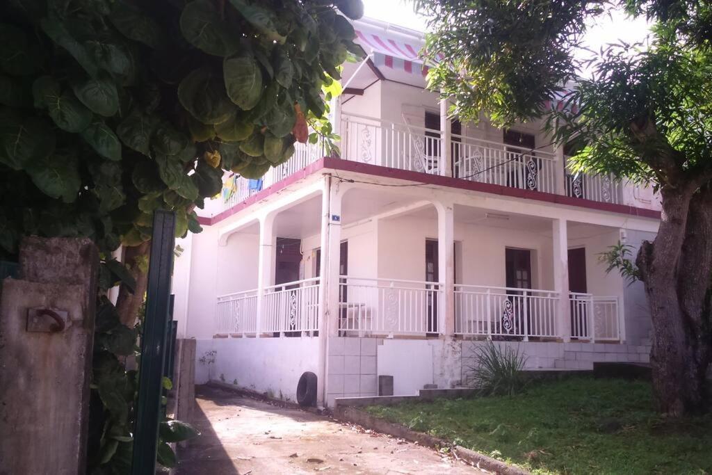 Maison En Bord De Mer A Trois Rivieres. Экстерьер фото
