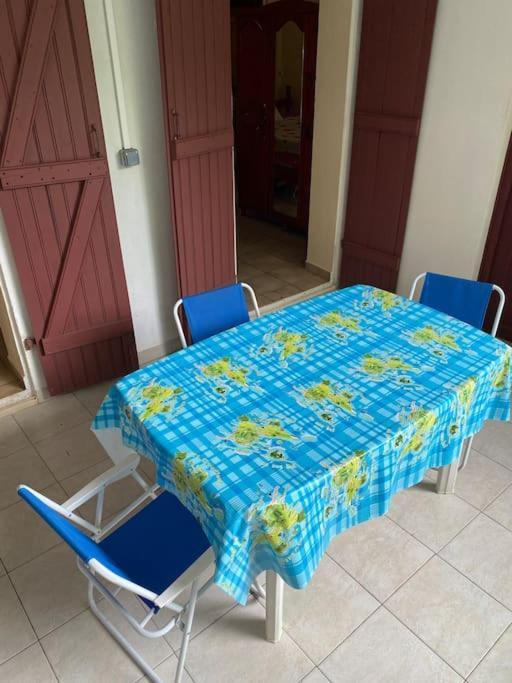 Maison En Bord De Mer A Trois Rivieres. Экстерьер фото